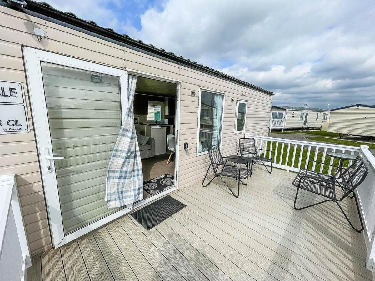 Caravan With Decking At Martello Beach Nearby Clacton-On-Sea Ref 29017Kv Hotel Ngoại thất bức ảnh