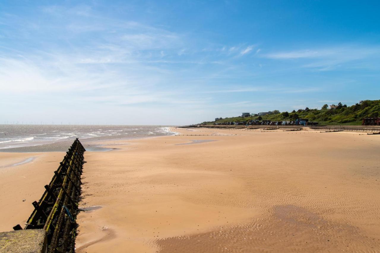 Caravan With Decking At Martello Beach Nearby Clacton-On-Sea Ref 29017Kv Hotel Ngoại thất bức ảnh