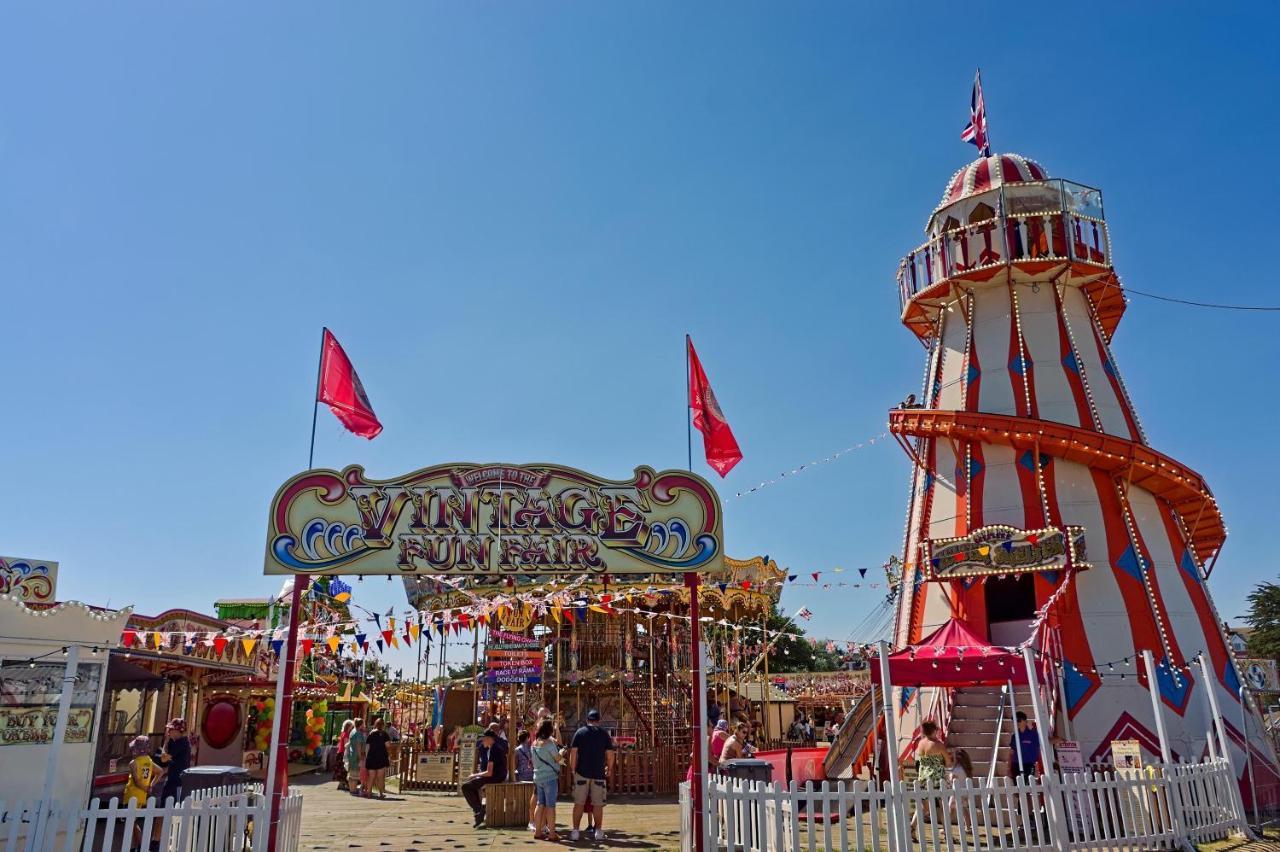 Caravan With Decking At Martello Beach Nearby Clacton-On-Sea Ref 29017Kv Hotel Ngoại thất bức ảnh